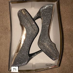Fioni silver and gold shimmery heels